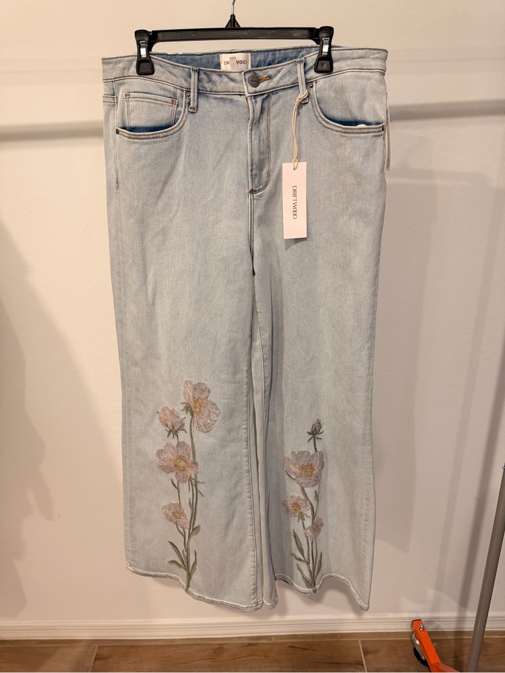 Driftwood Penelope Floral Embroidered Wide Leg Jeans Sz 33 - Picture 2 of 5